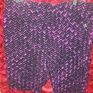 Danskin Now Purple and Black Bermuda Athletic Leggings Shorts Size 2X